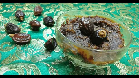 تصویر 2 از خمیر خرما بوشهر با رنگ طبیعی و غلظت بالا